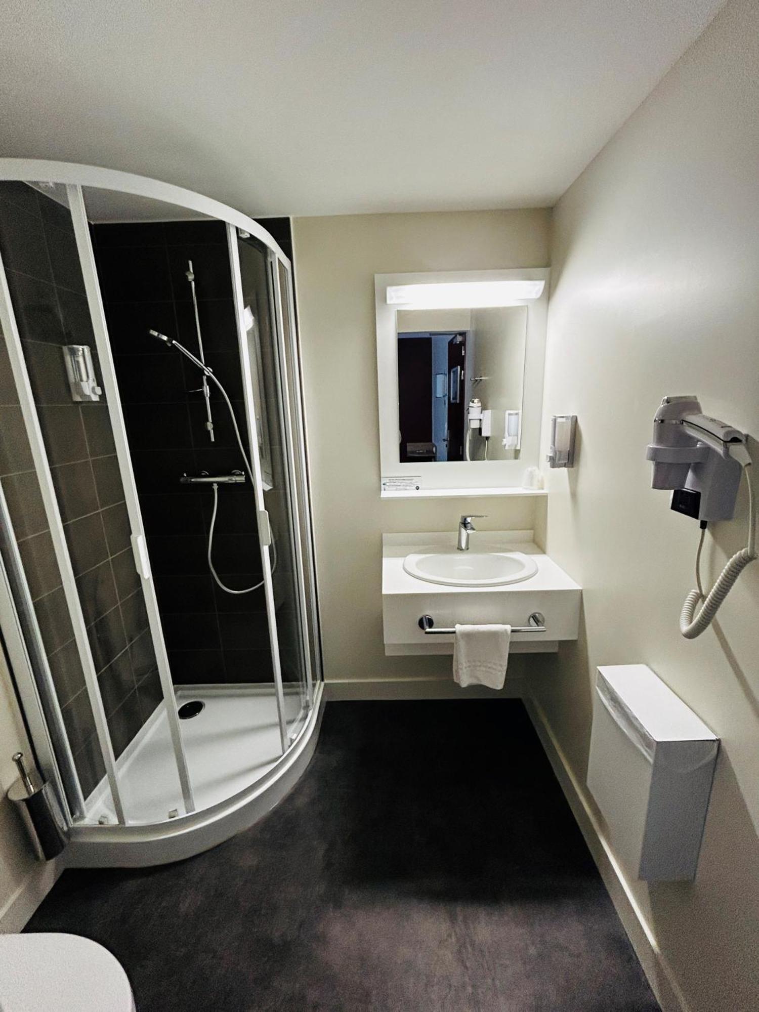 Hotel Wood Inn Bordeaux Aeroport Merignac  Exterior photo